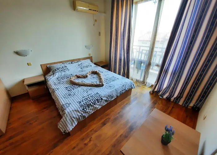 Апартамент апатаменти за гости Sunshine и Glory *